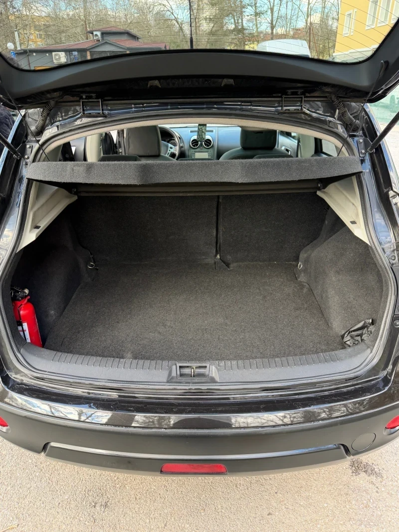 Nissan Qashqai Facelift 2.0 dci, снимка 15 - Автомобили и джипове - 54827853