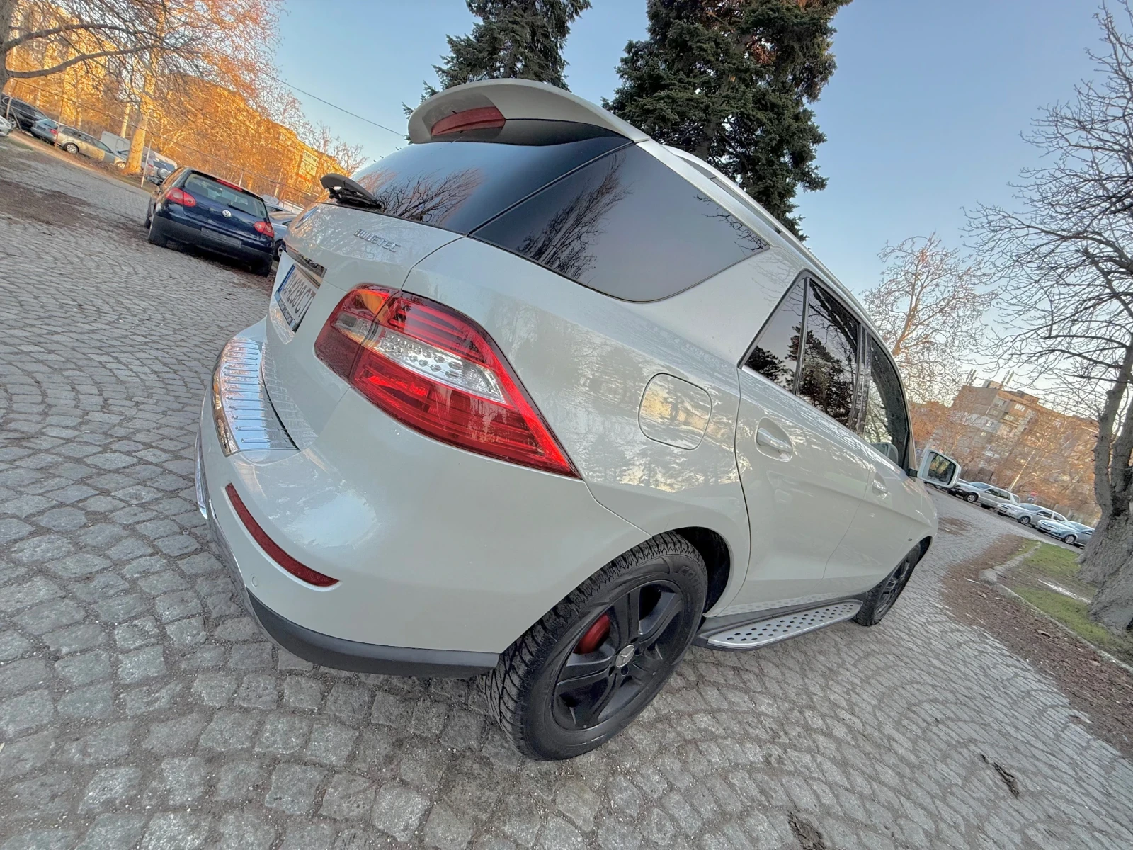 Mercedes-Benz ML 350 Sport* Кожа* LED* AMG*  - изображение 4