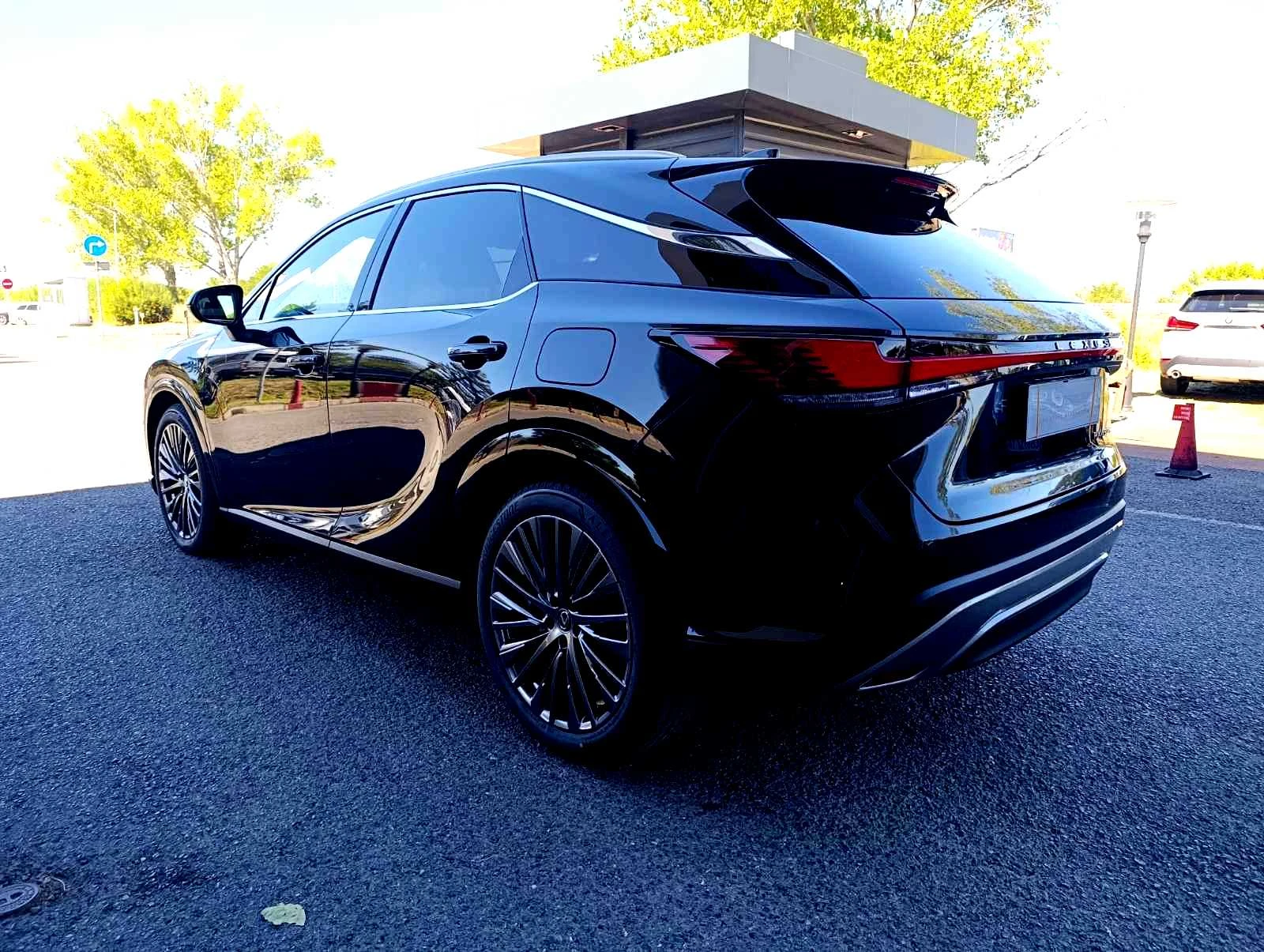 Lexus RX 450h plus Luxury Line E-Four    09/2035! | Mobile.bg   5