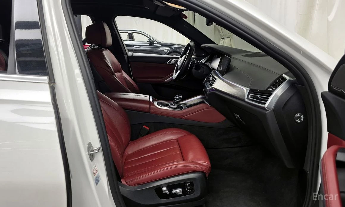 BMW X6 M* 40i* XDRIVE* DISTRONIC* HARMAN* KARDON* , снимка 8 - Автомобили и джипове - 54088735