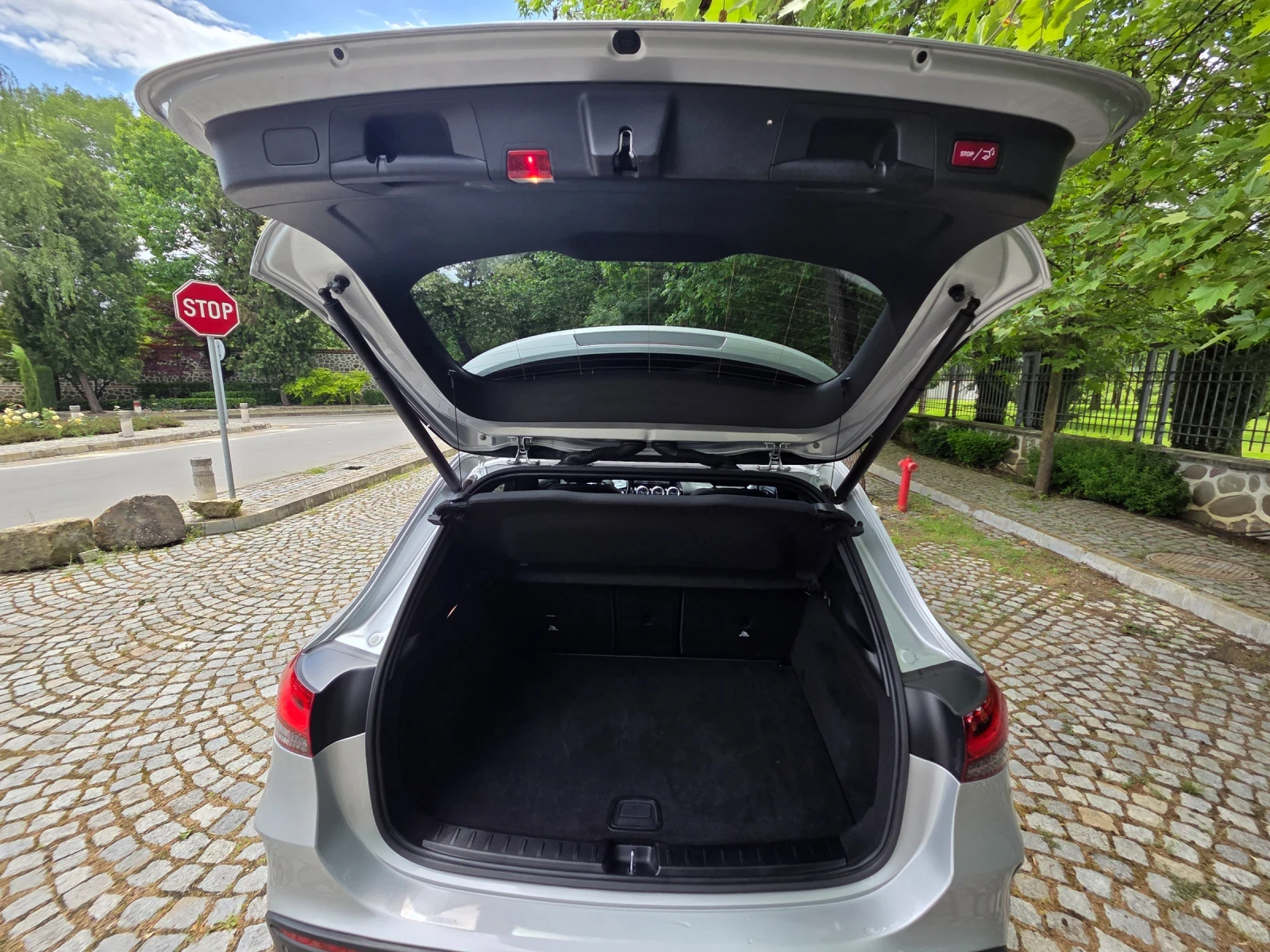 Mercedes-Benz GLA 200, снимка 6 - Автомобили и джипове - 54660438