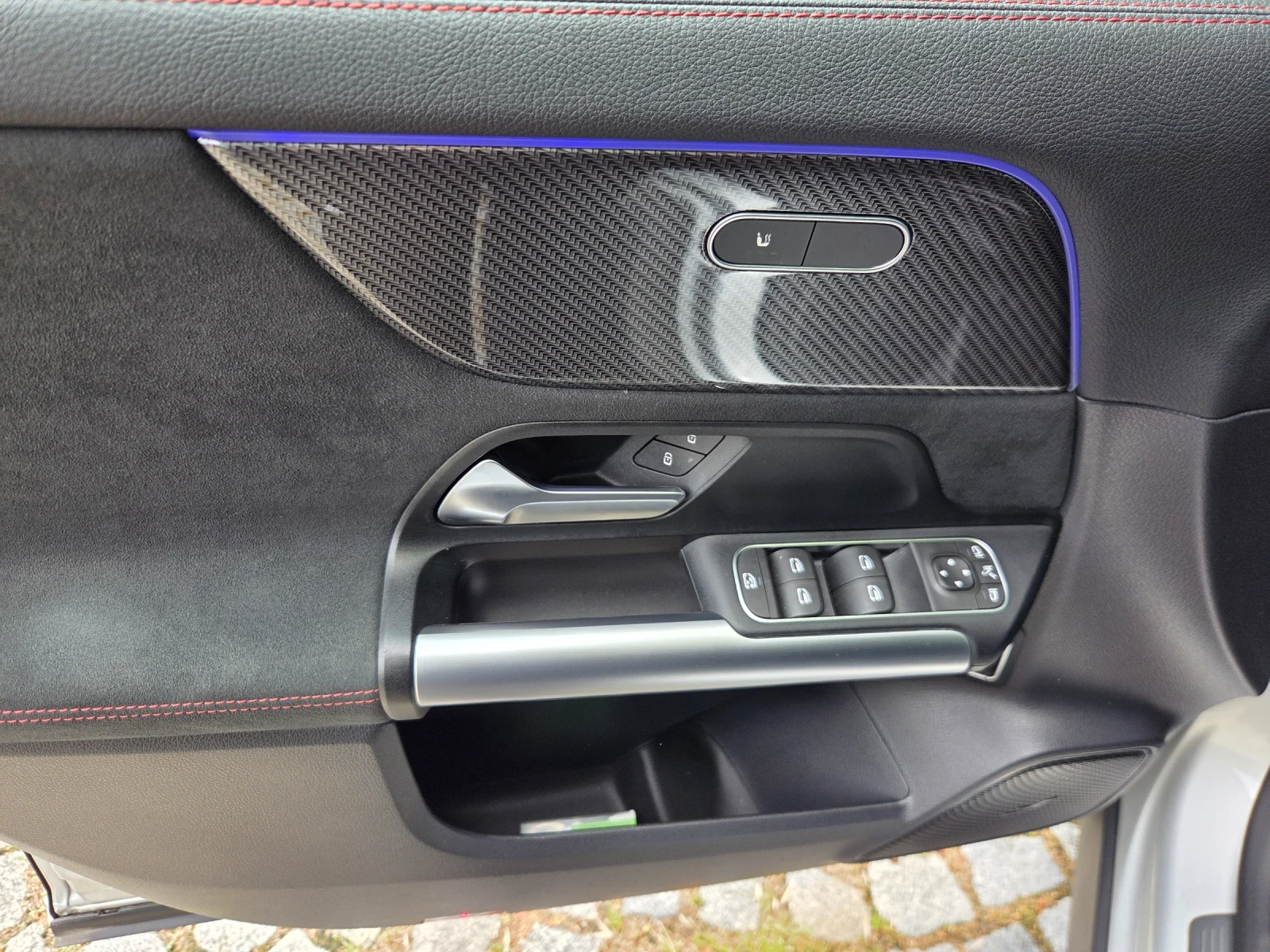 Mercedes-Benz GLA 200, снимка 11 - Автомобили и джипове - 54660438