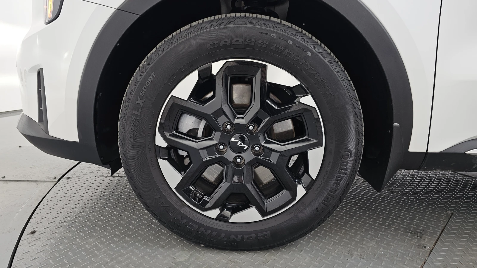 Kia Sorento PRESTIGE* HEAD-UP* DISTRONIK* ОБДУХ* БЯЛА ПЕРЛА* К, снимка 5 - Автомобили и джипове - 54702144