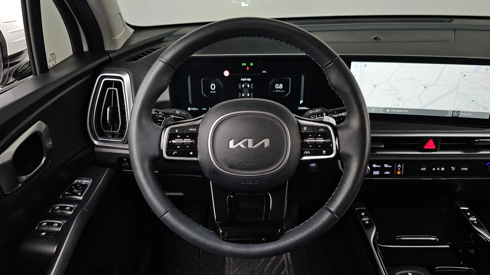 Kia Sorento PRESTIGE* HEAD-UP* DISTRONIK* ОБДУХ* БЯЛА ПЕРЛА* К, снимка 6 - Автомобили и джипове - 54702144