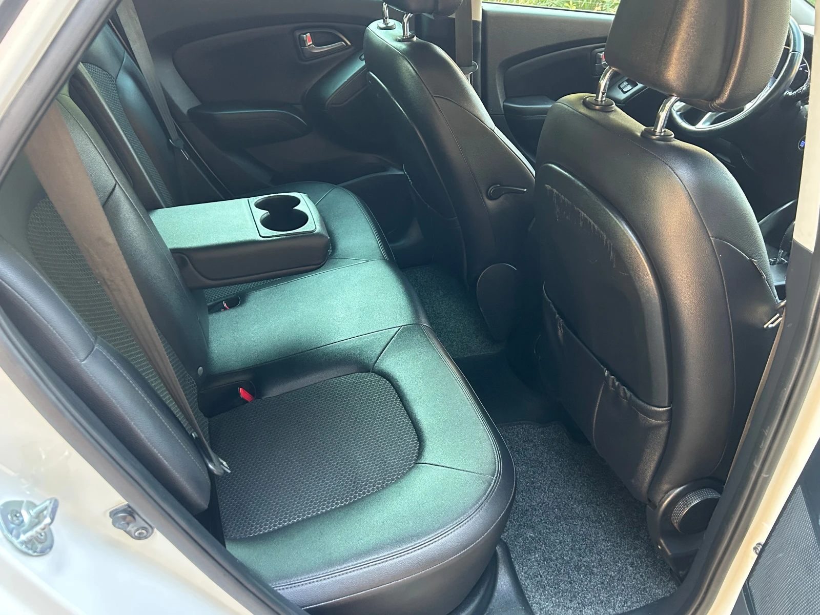 Hyundai IX35 2, 0CRDI 184K 4X4 AVTOMAT | Mobile.bg � ����������� 11