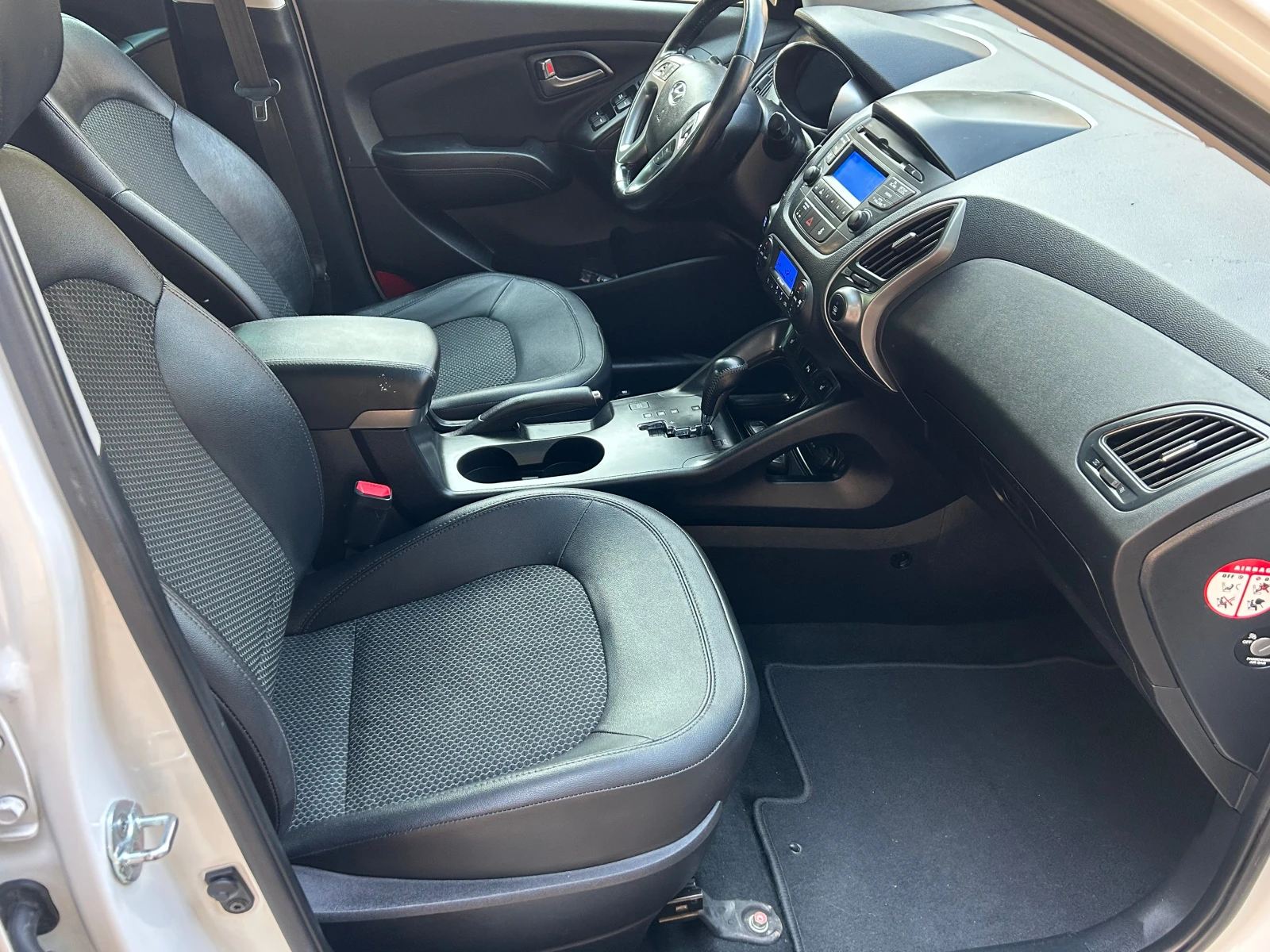Hyundai IX35 2, 0CRDI 184K 4X4 AVTOMAT | Mobile.bg � ����������� 10