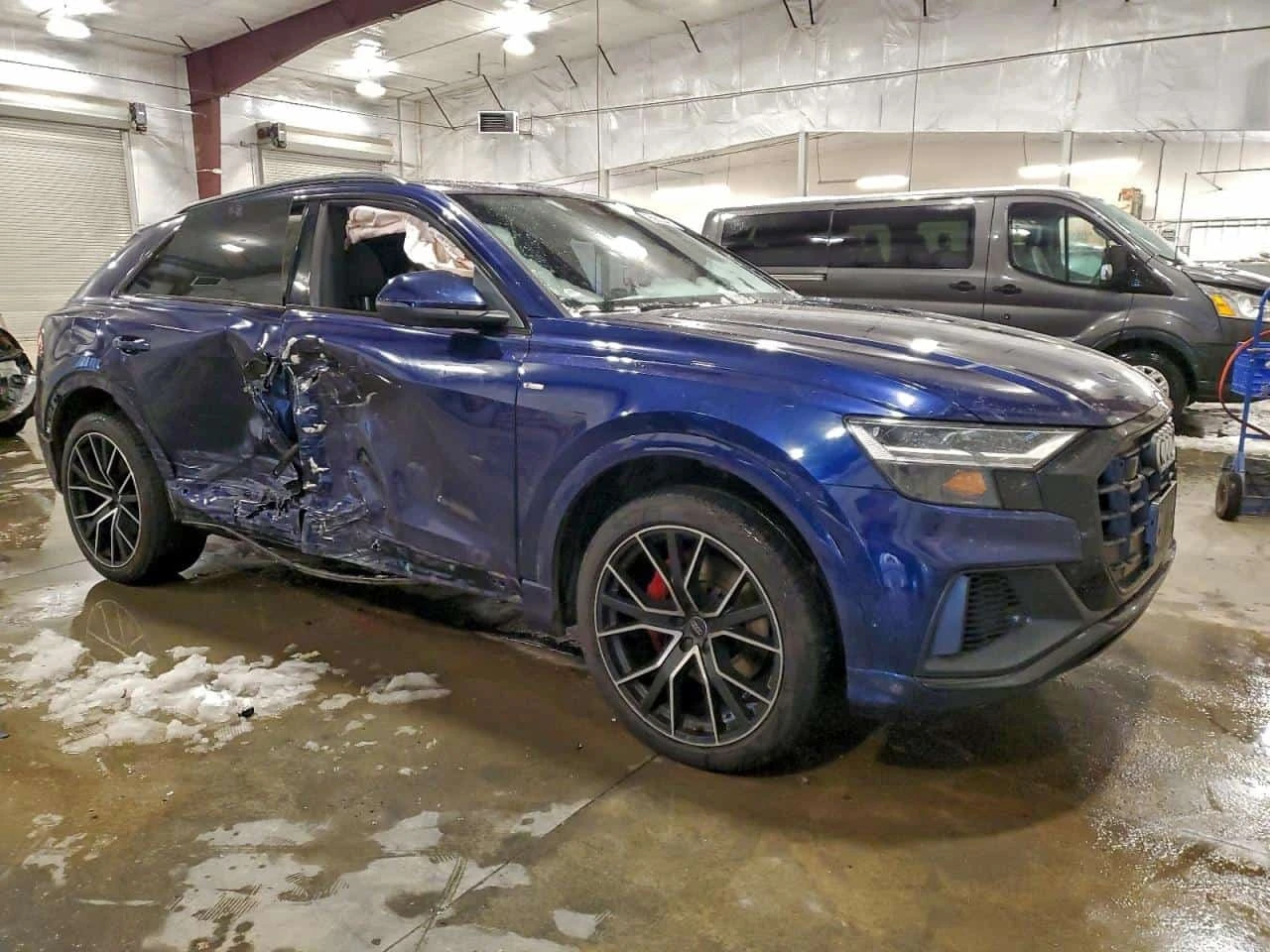 Audi Q8 S-Line quattro Premium Plus * CARFAX * ���������� | Mobile.bg � ����������� 4