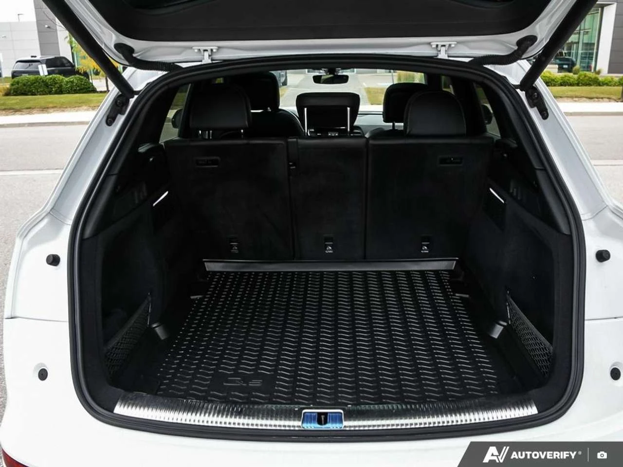 Audi SQ5 quattro, снимка 14 - Автомобили и джипове - 56554853