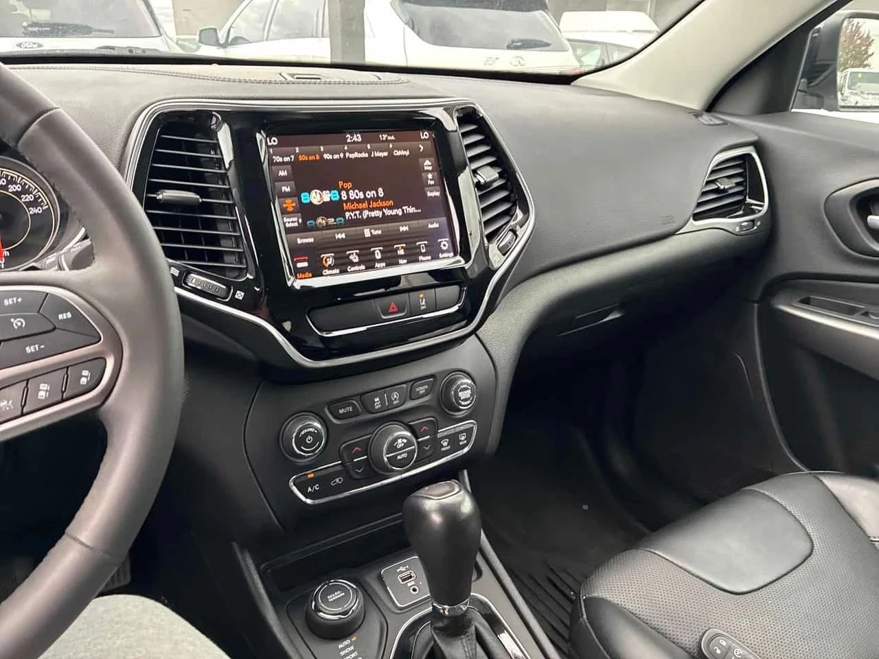 Jeep Cherokee, снимка 9 - Автомобили и джипове - 56707868