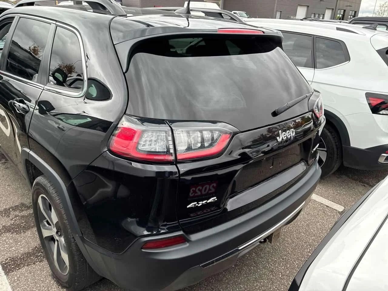 Jeep Cherokee, снимка 4 - Автомобили и джипове - 56707868