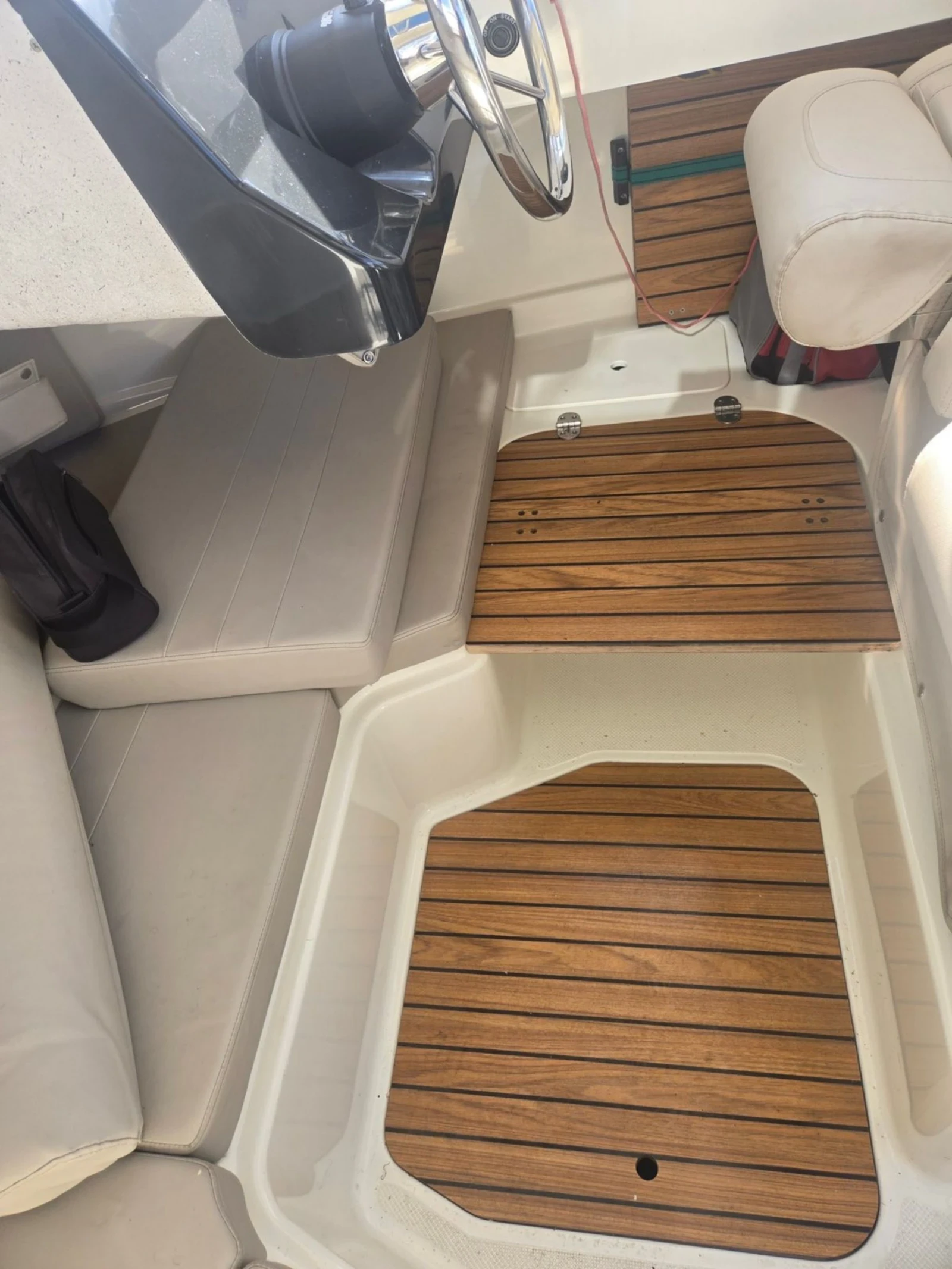 Моторна яхта Quicksilver 605 PILOTHOUSE - изображение 5