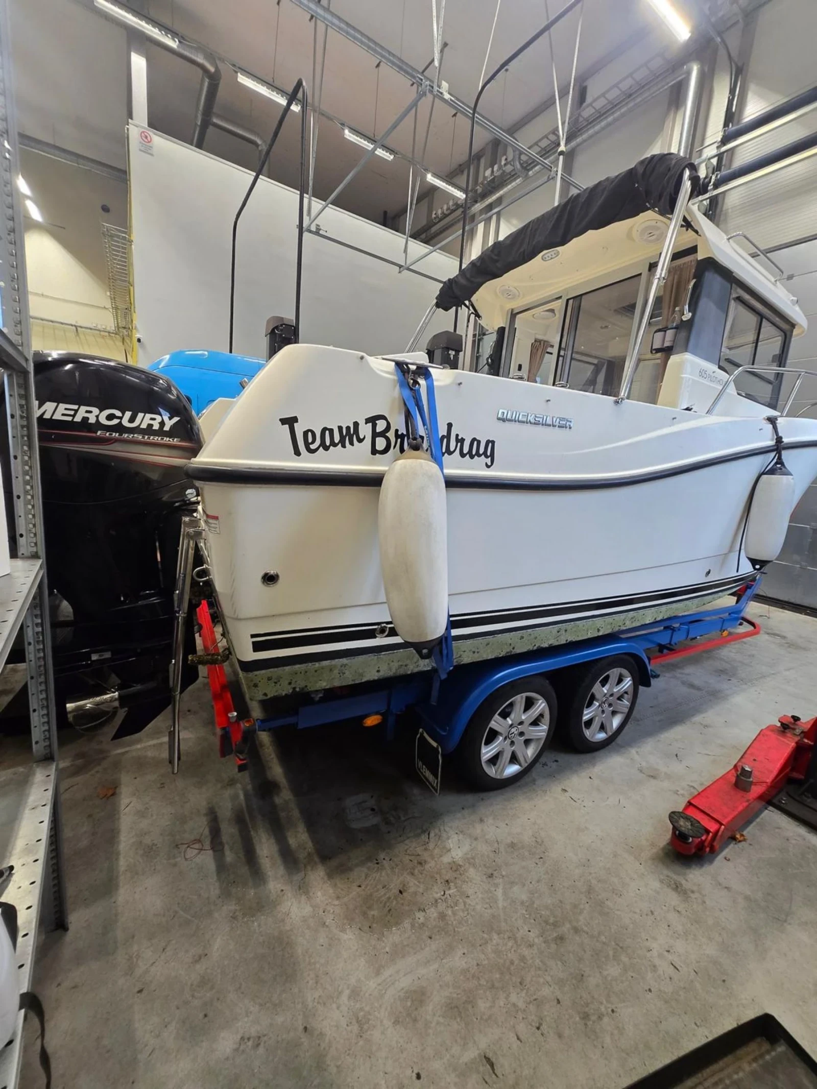 Моторна яхта Quicksilver 605 PILOTHOUSE - изображение 3