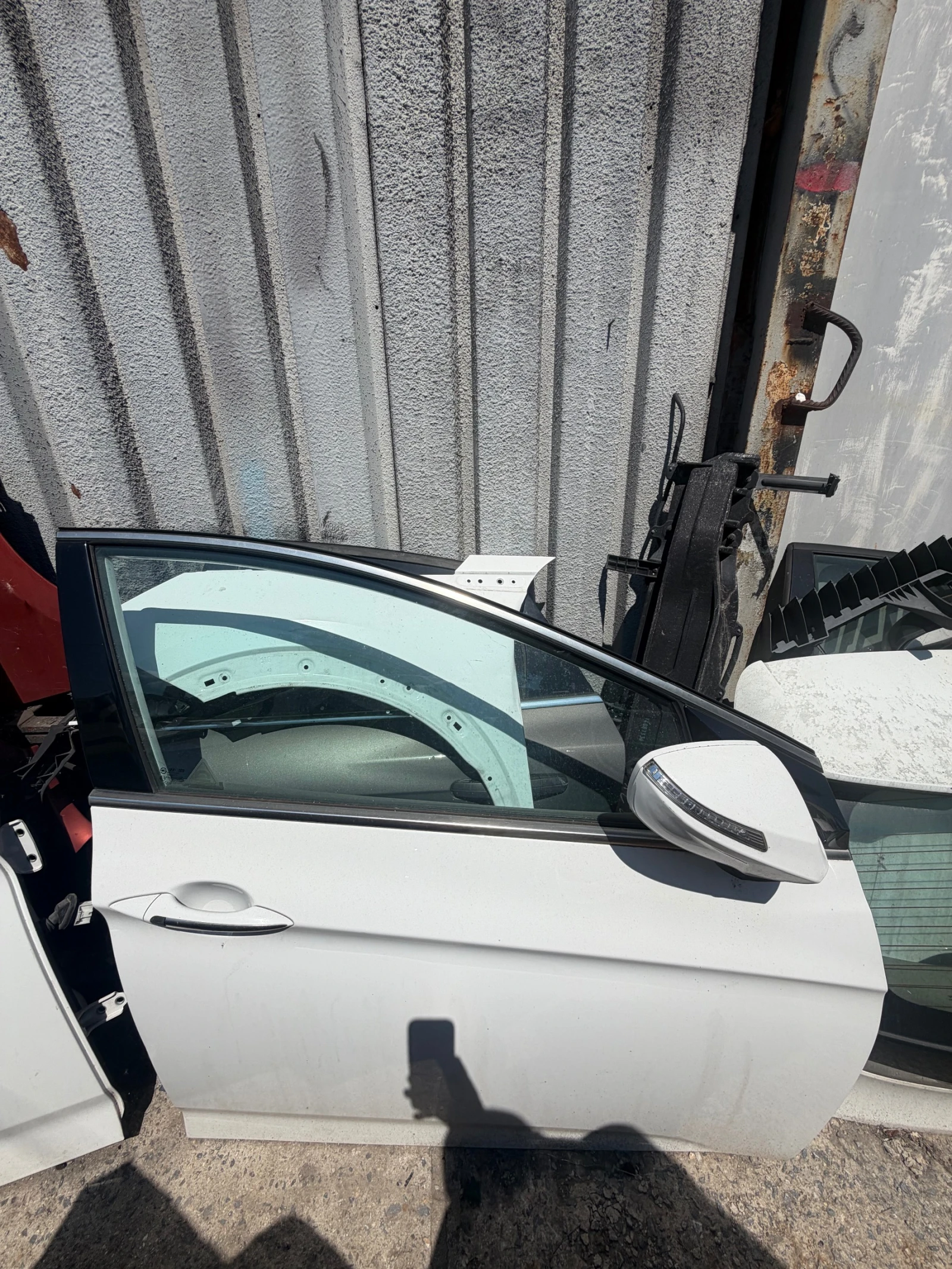 Hyundai I40 SW 2013г предна дясна врата гола 