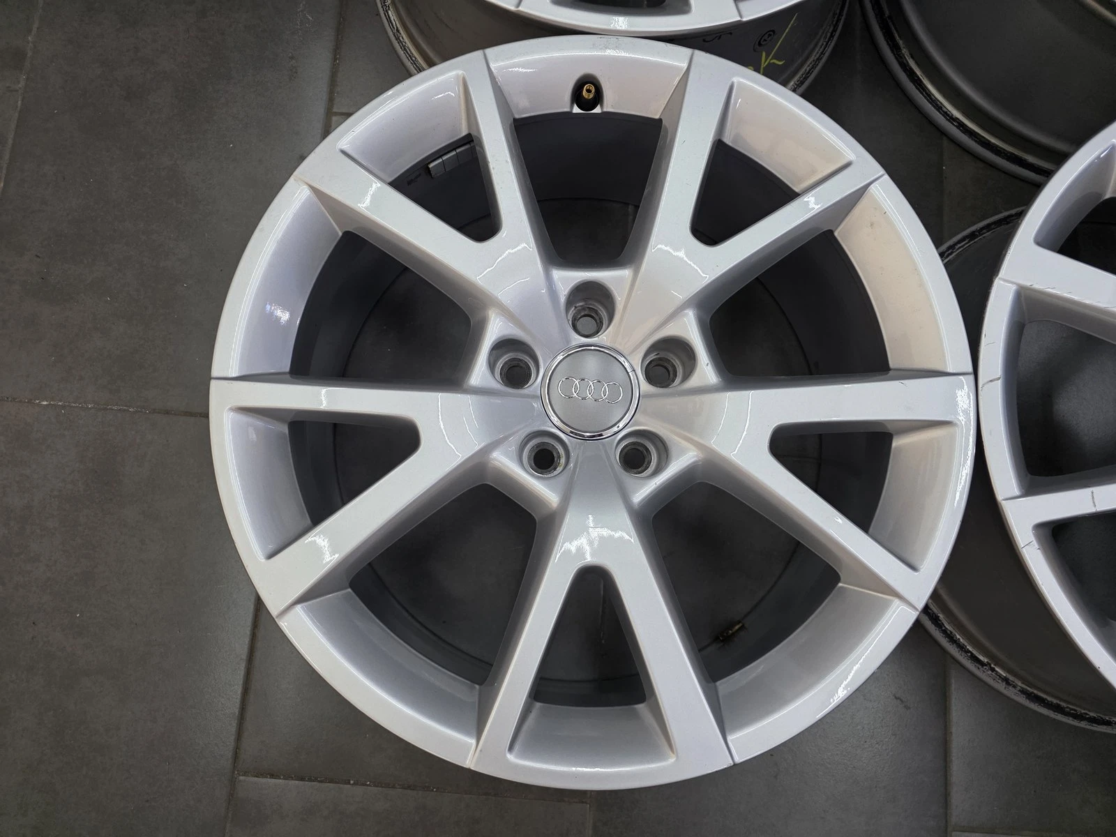 Джанти за Audi, снимка 8 - Гуми и джанти - 56688373
