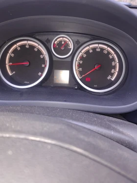 Opel Corsa 1, 2 I - 2000 € / 3911.66 лв. - 71188346 11
