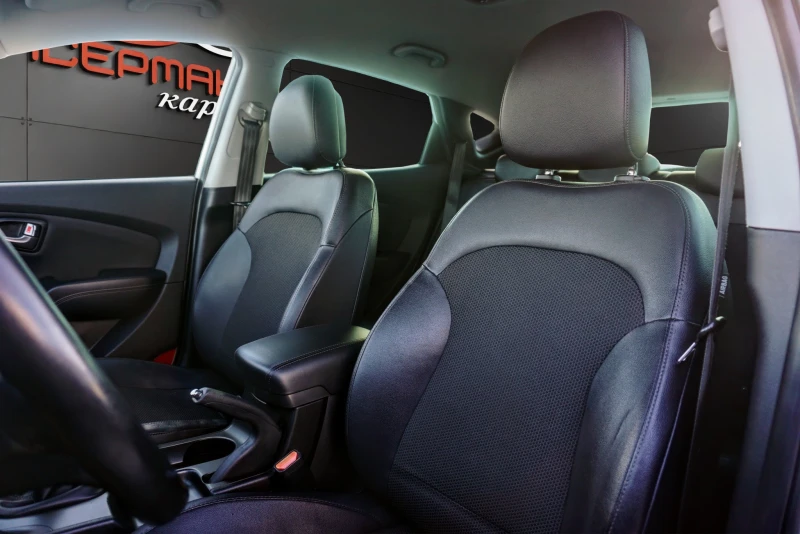 Hyundai IX35 1.6i COMFORT, снимка 8 - Автомобили и джипове - 45453143