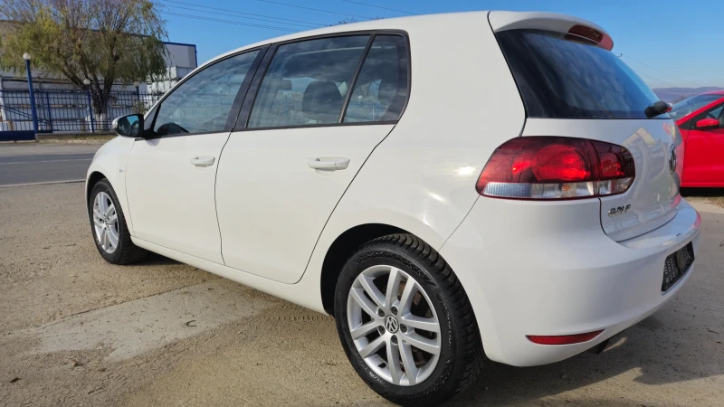 VW Golf 1.6 TDI, снимка 5 - Автомобили и джипове - 48412300