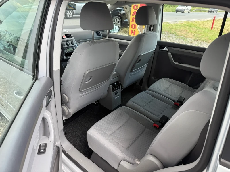 VW Touran 1.4 TSI 6+ 1m, снимка 9 - Автомобили и джипове - 50867091