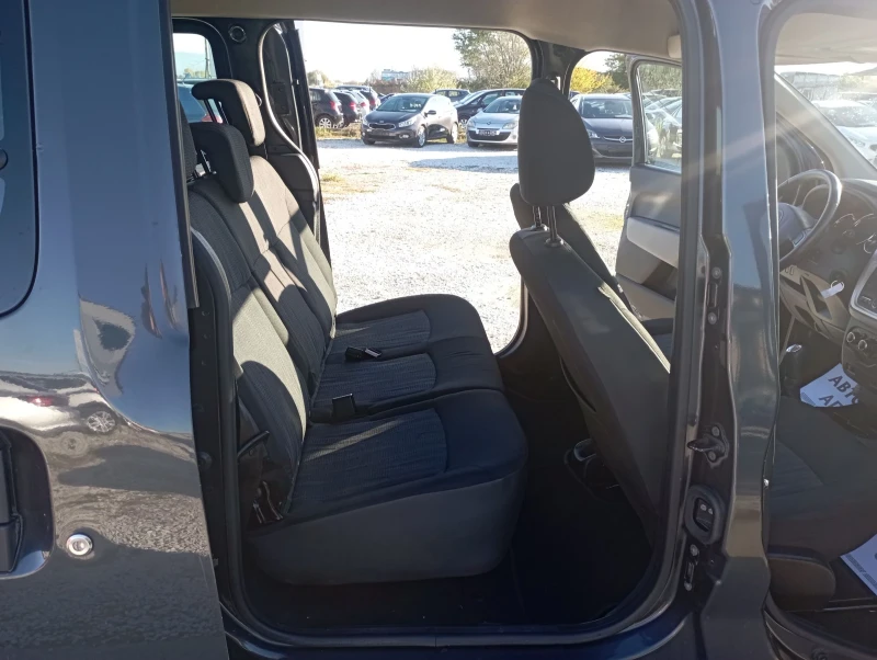 Dacia Dokker 5 врати, Италия , снимка 9 - Автомобили и джипове - 52533499