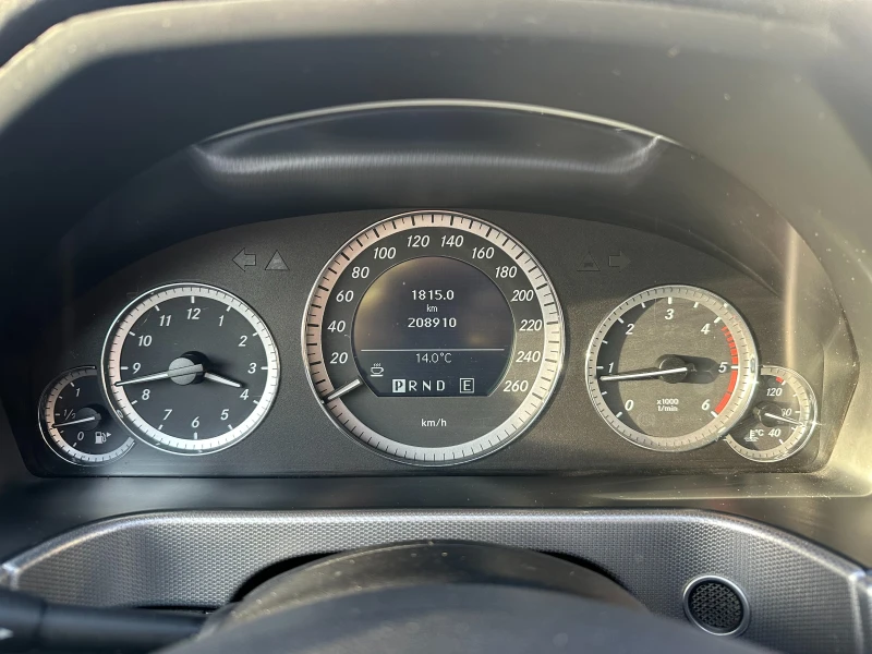Mercedes-Benz E 220 2.2d 170 к.с./ГАРАНЦИЯ 6 МЕСЕЦА, снимка 12 - Автомобили и джипове - 52726945