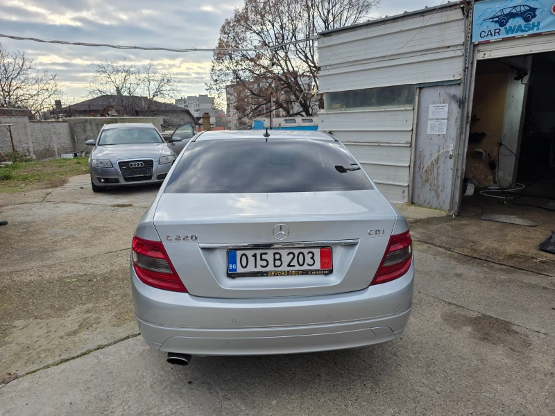 Mercedes-Benz C 220 2.2 CDI AVANGARTE, снимка 2 - Автомобили и джипове - 52775655