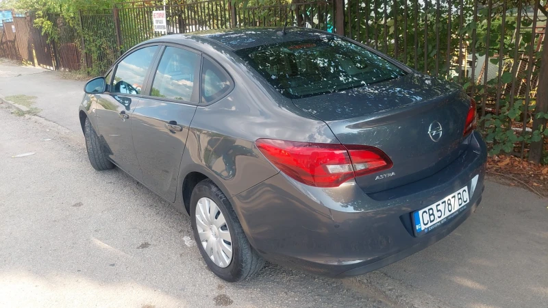 Opel Astra, снимка 8 - Автомобили и джипове - 52795610