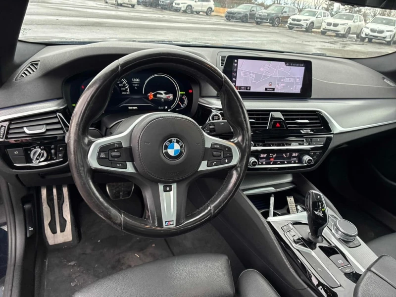 BMW 530 * 530i xDrive * CARFAX * БЕЗ ПЪРВОНАЧАЛНА ВНОСКА, снимка 14 - Автомобили и джипове - 52861238