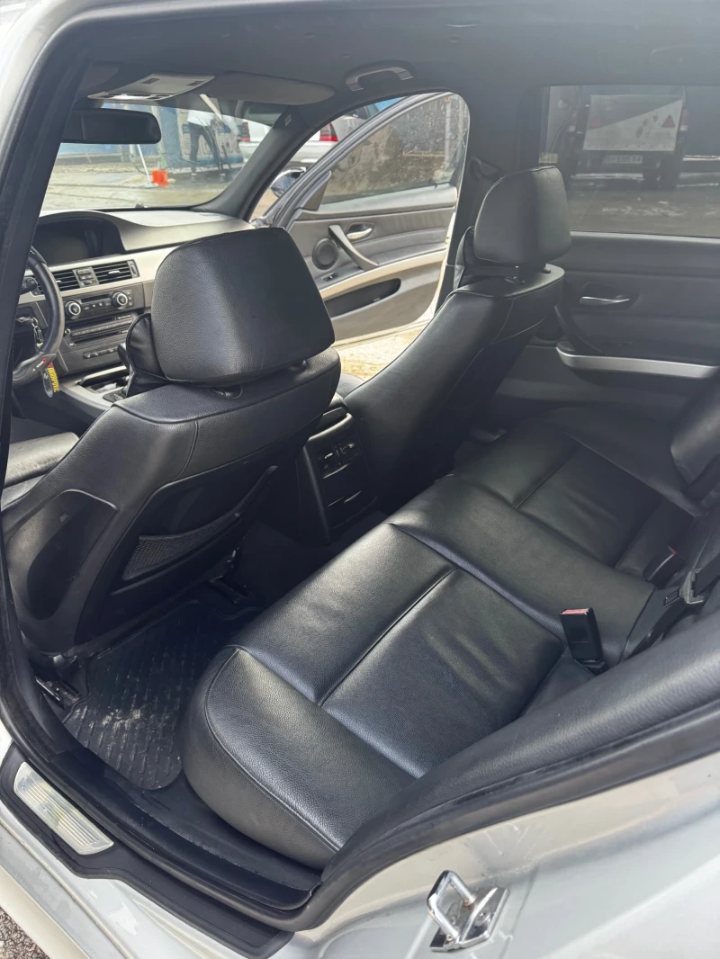 BMW 330, снимка 12 - Автомобили и джипове - 53063923