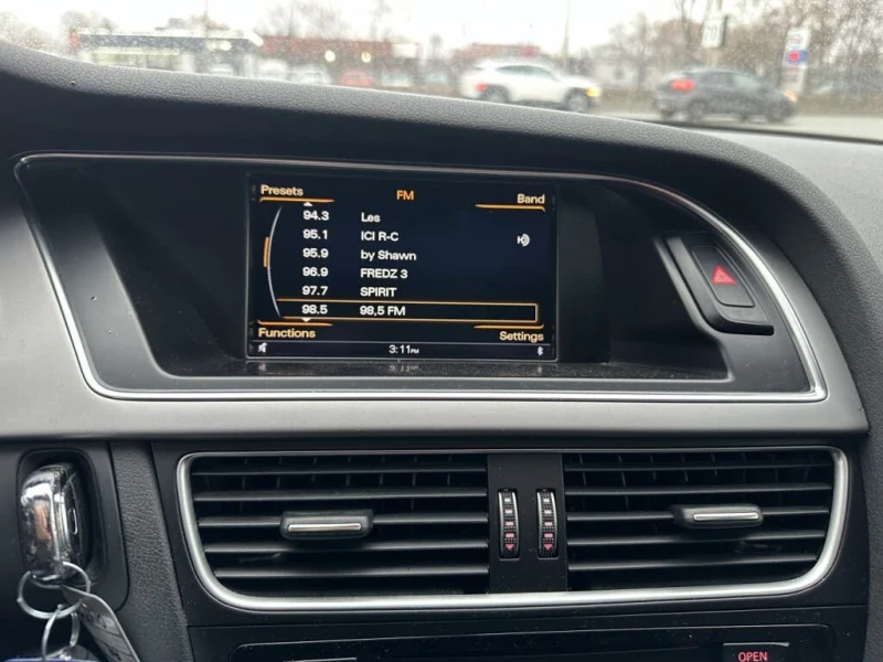 Audi A4 Audi A4 2.0T quattro* АвтоКредит* (Цена до БГ) , снимка 8 - Автомобили и джипове - 53299480