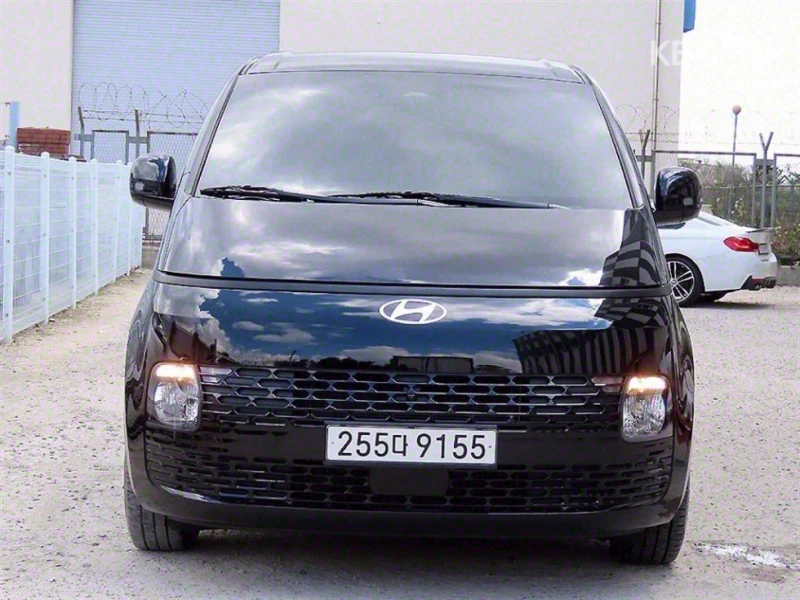 Hyundai Staria 3.5 LPG Tourer 9 Modern С ФИНАНСИРАНЕ - 32500 лв. - 11178623 1