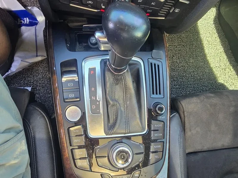 Audi A5 2.0 TFSI Quattro, снимка 7 - Автомобили и джипове - 54551470