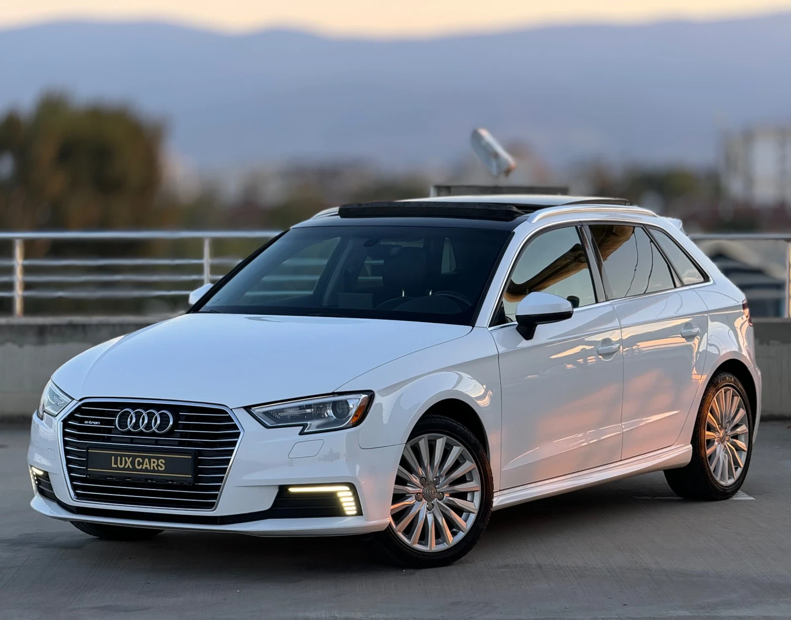 Audi A3 - E-tron - Navi - Keyless - Leather - Camera - - изображение 5