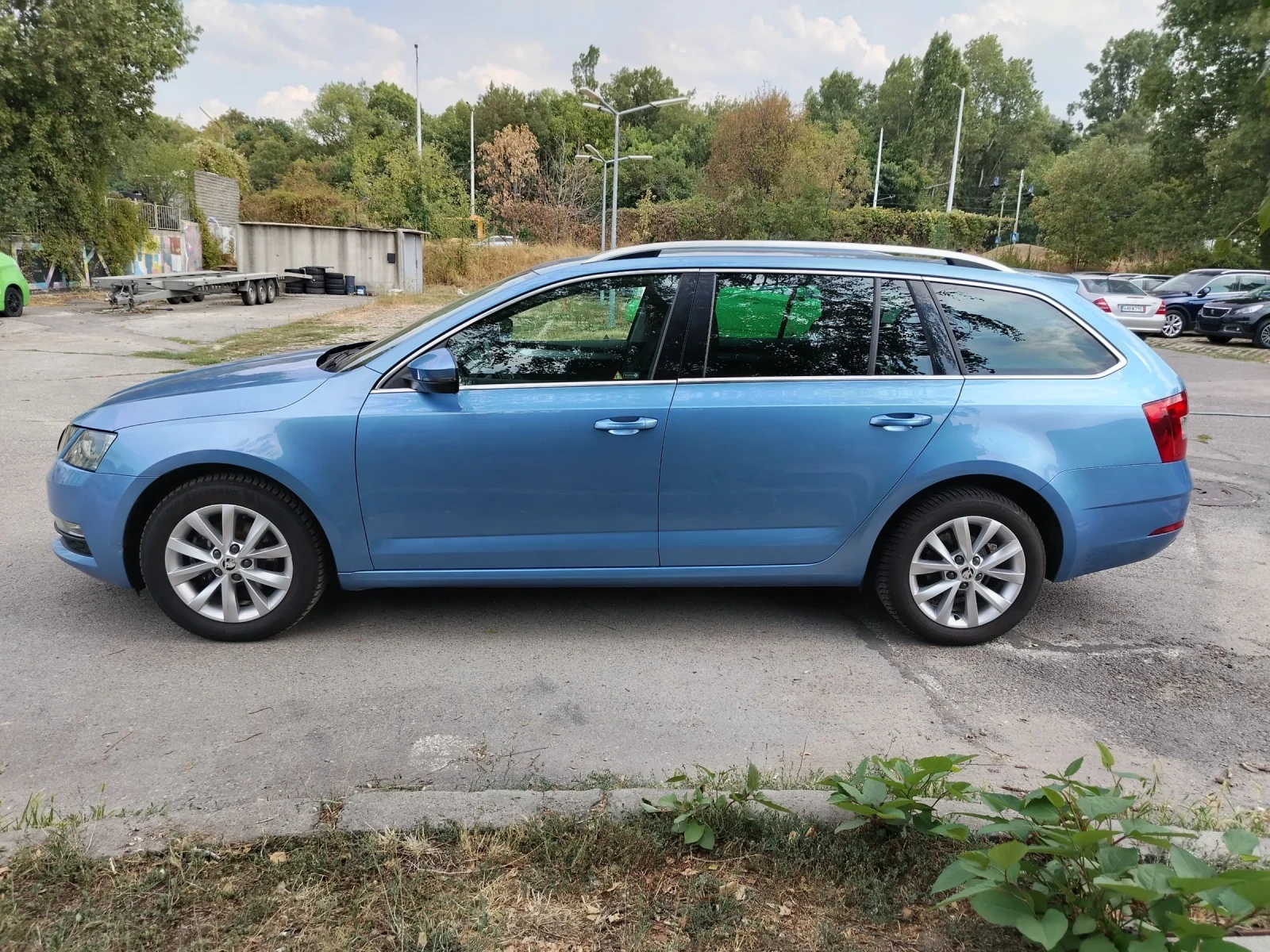 Skoda Octavia 1.0БЕНЗИН /АВТОМАТИК /НАВИГИЦИЯ  - изображение 8