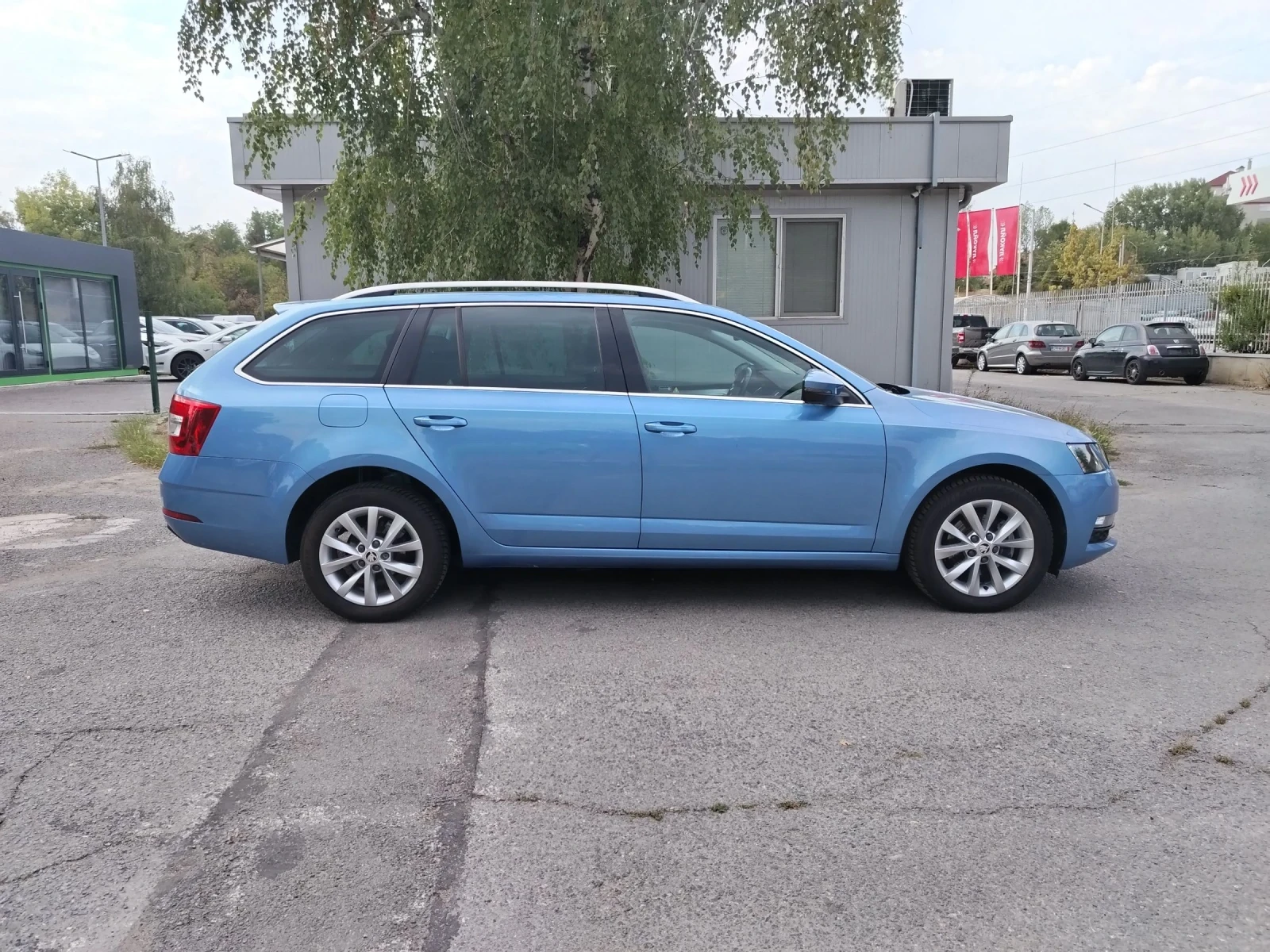 Skoda Octavia 1.0БЕНЗИН /АВТОМАТИК /НАВИГИЦИЯ  - изображение 7