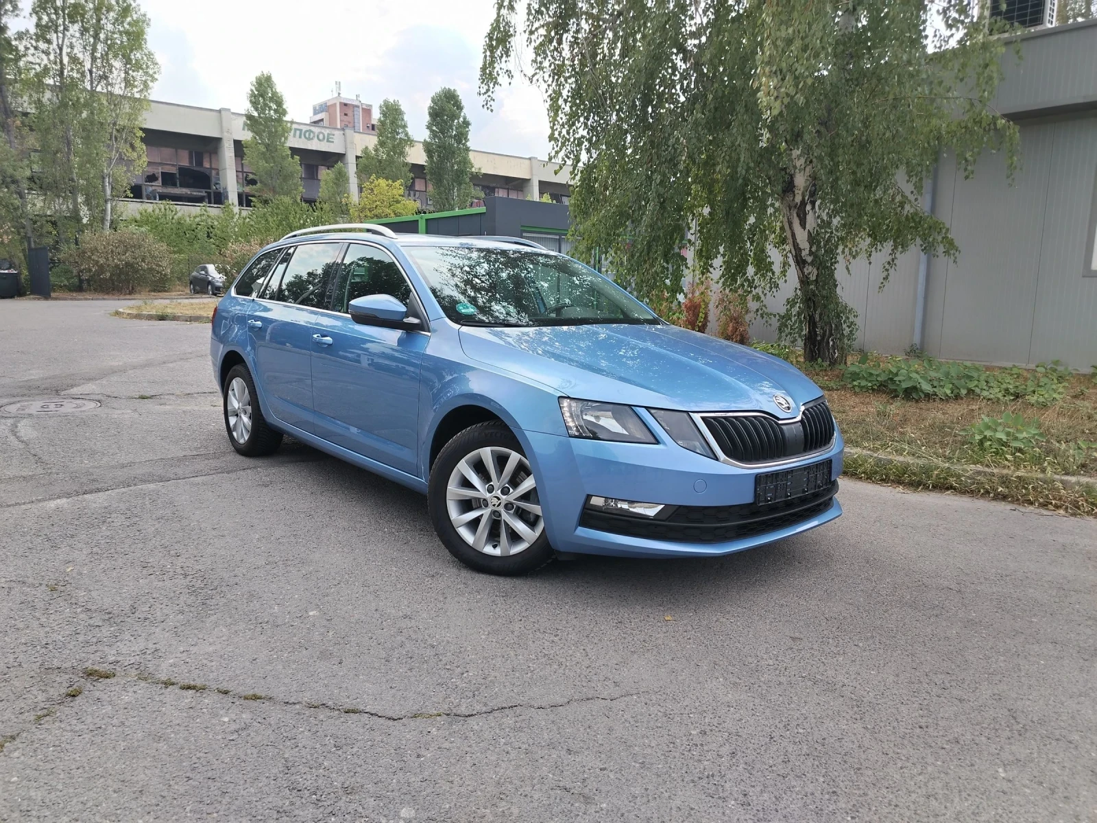 Skoda Octavia 1.0БЕНЗИН /АВТОМАТИК /НАВИГИЦИЯ  - изображение 2