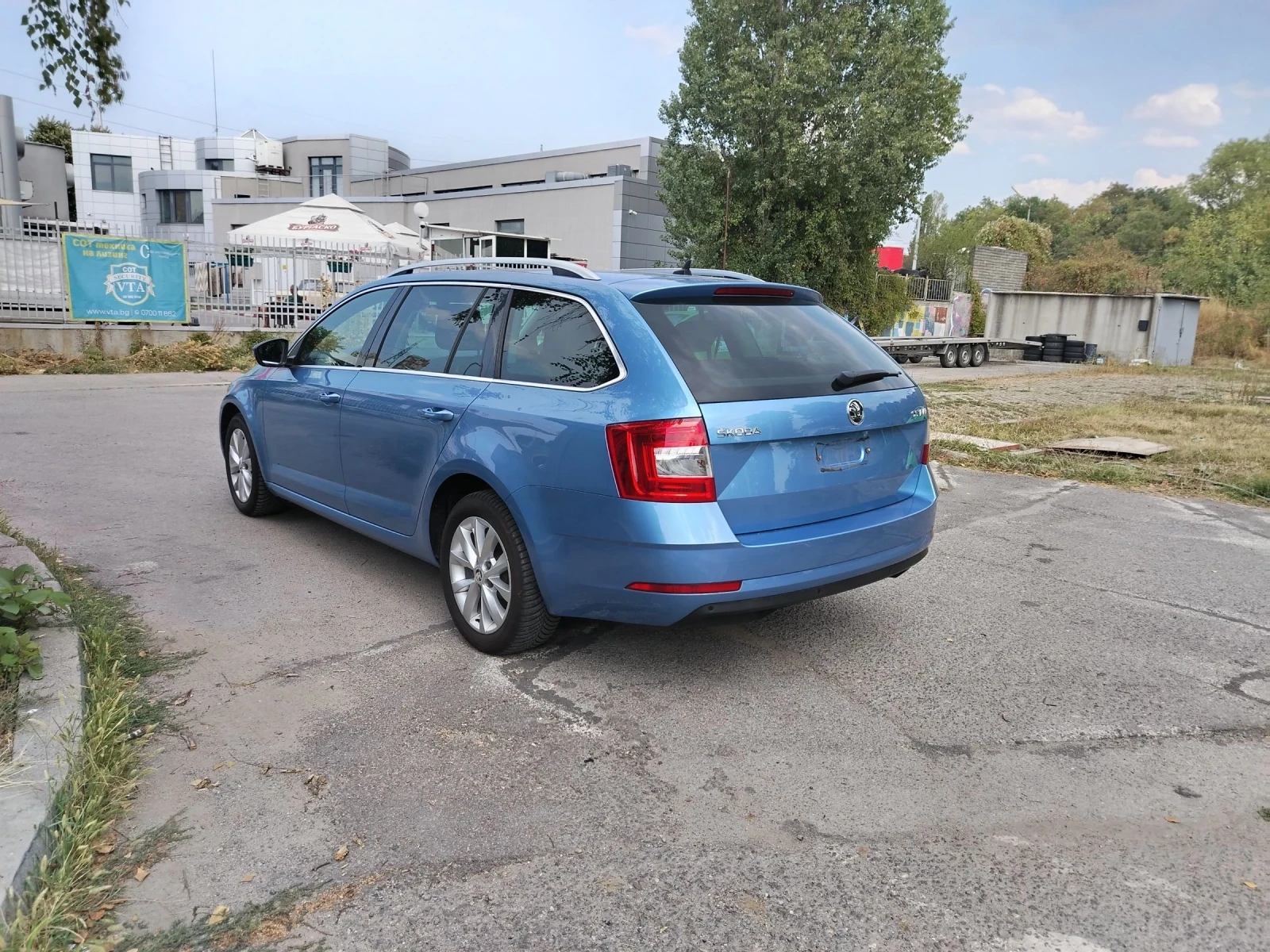 Skoda Octavia 1.0БЕНЗИН /АВТОМАТИК /НАВИГИЦИЯ  - изображение 4