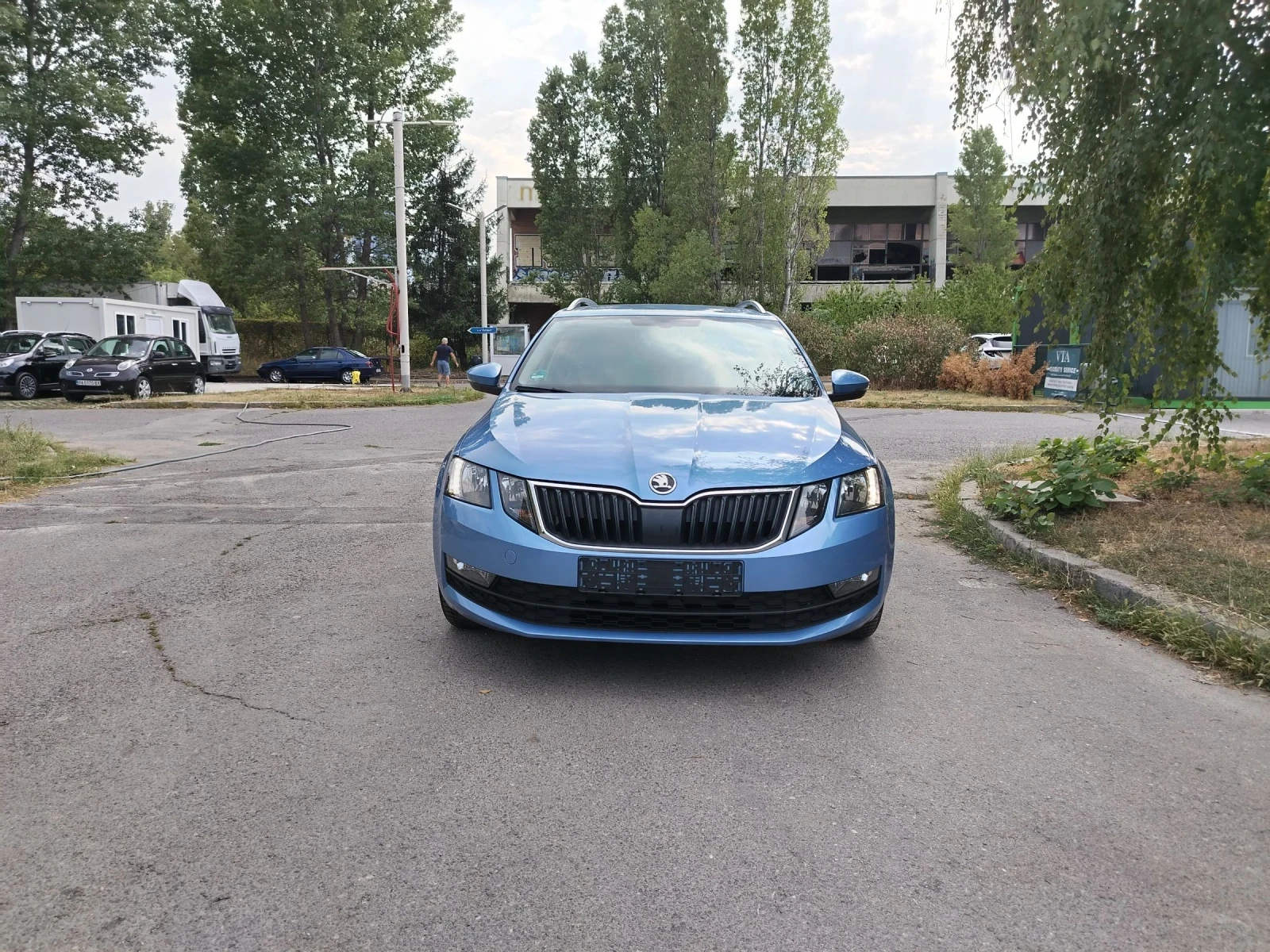 Skoda Octavia 1.0БЕНЗИН /АВТОМАТИК /НАВИГИЦИЯ  - изображение 3