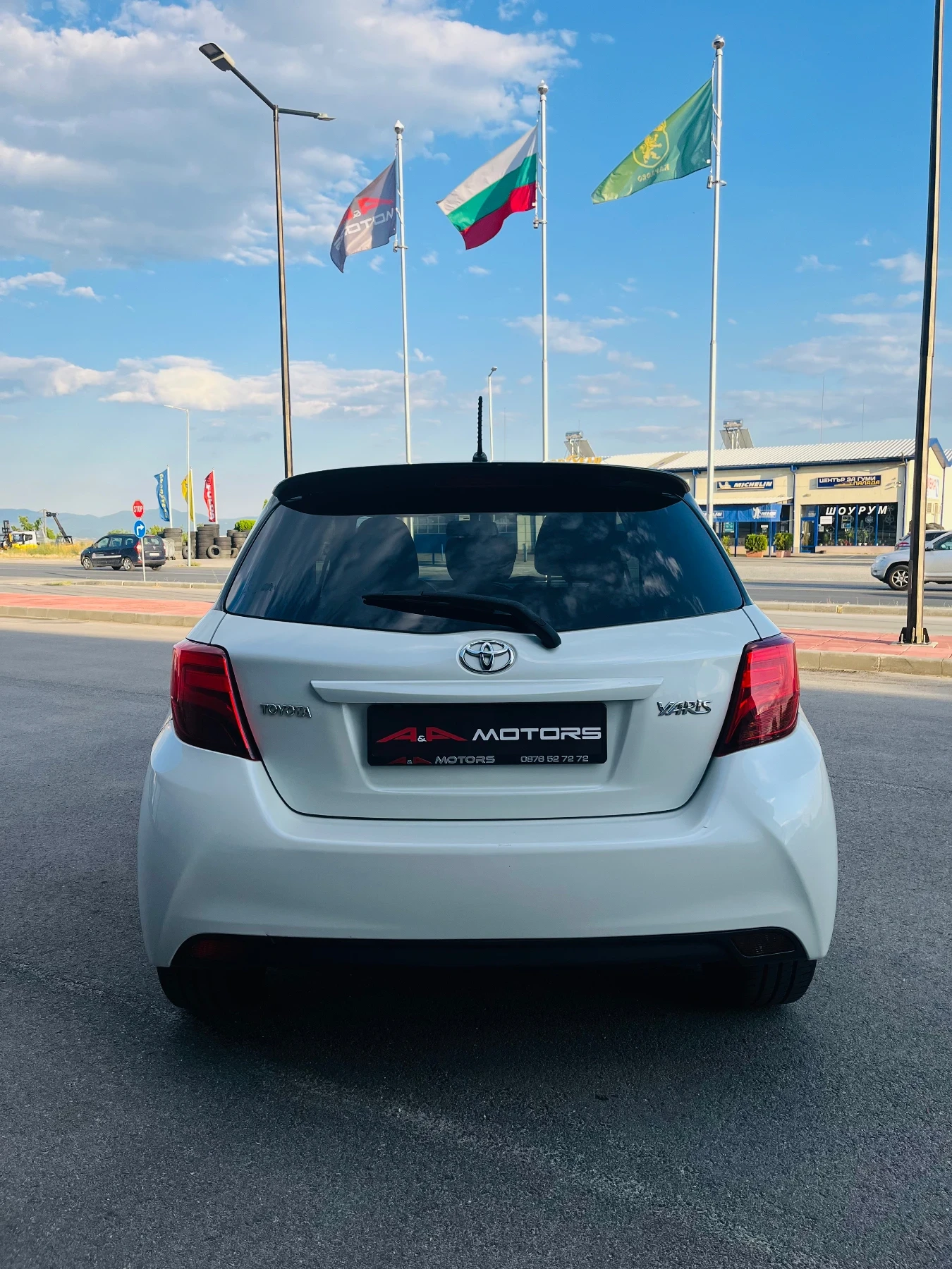 Toyota Yaris 1.33VVT-I;CAMERA;Keyless-Go;LED - изображение 3