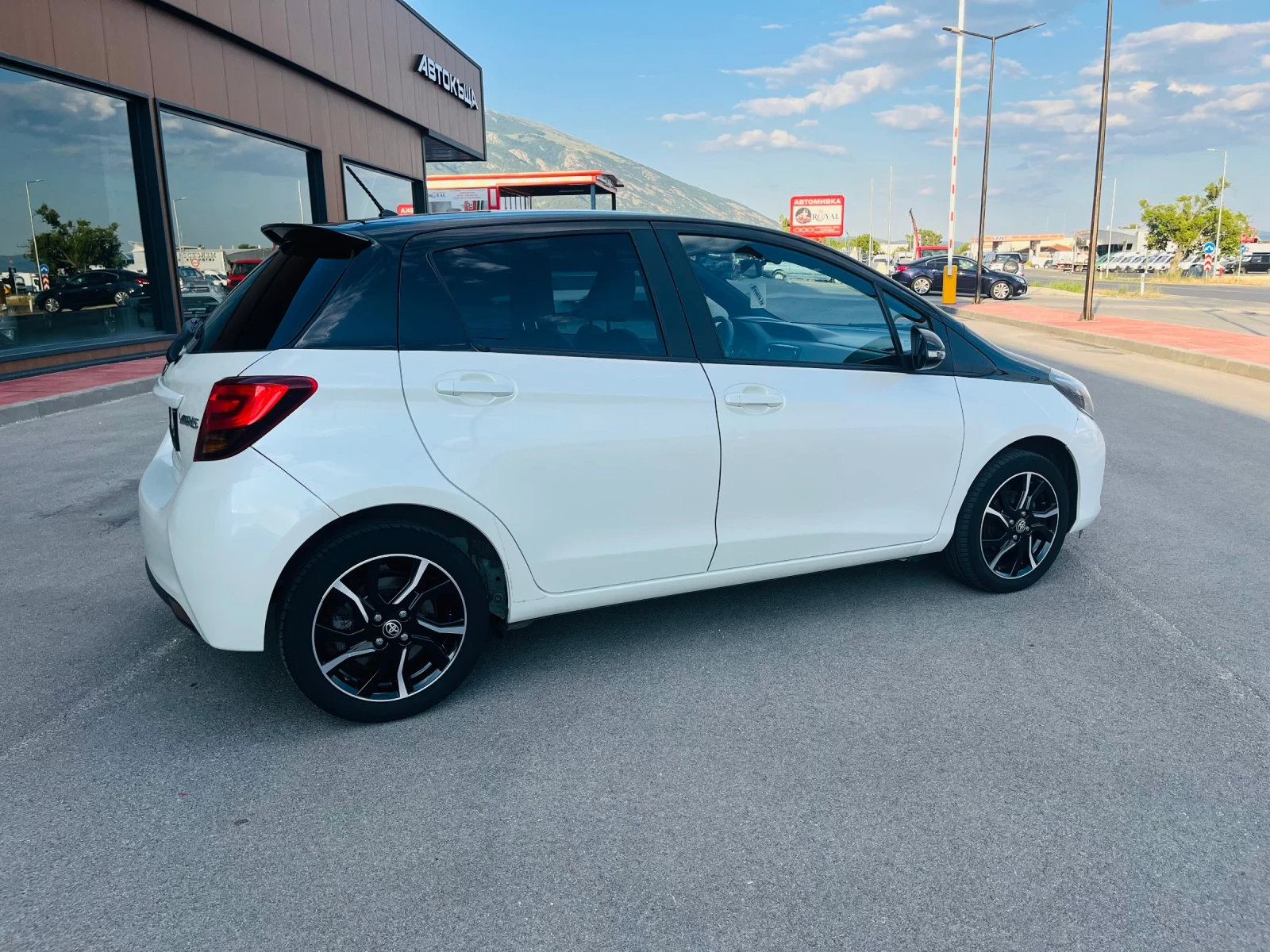 Toyota Yaris 1.33VVT-I;CAMERA;Keyless-Go;LED - изображение 4