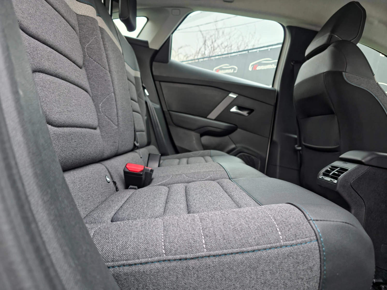 Citroen C4  1.5 BlueHDi 131 S&S EAT8 | Mobile.bg � ����������� 12