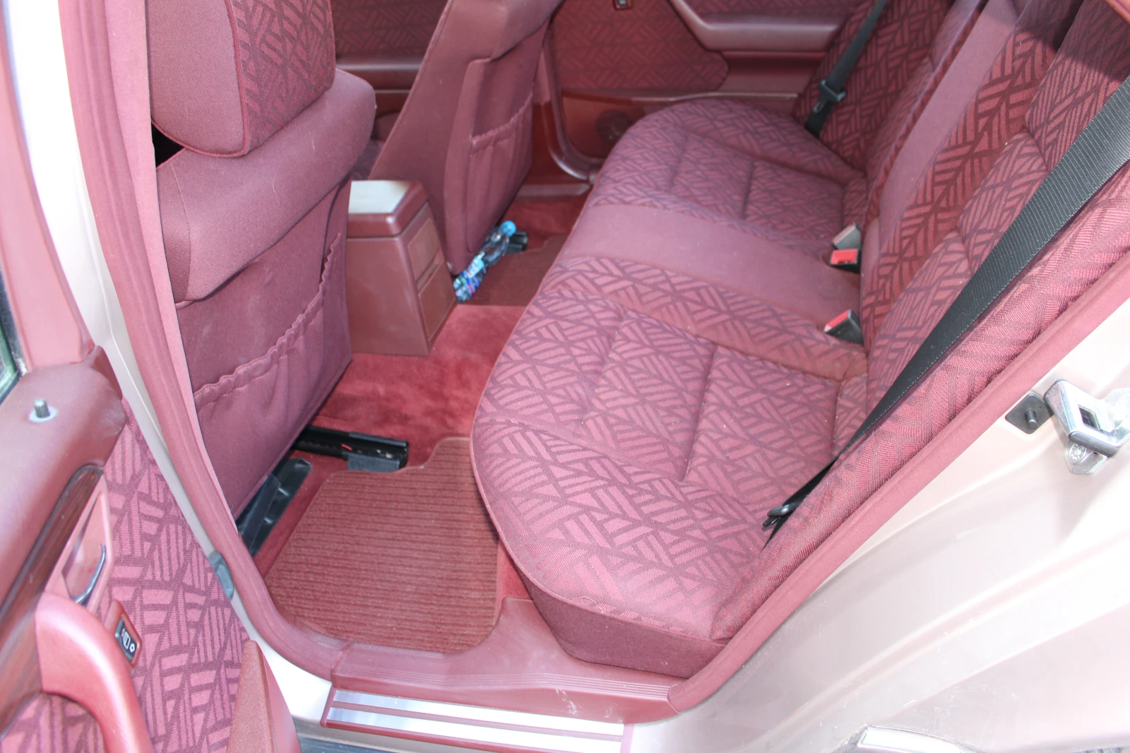 Mercedes-Benz C 220, снимка 13 - Автомобили и джипове - 53801408