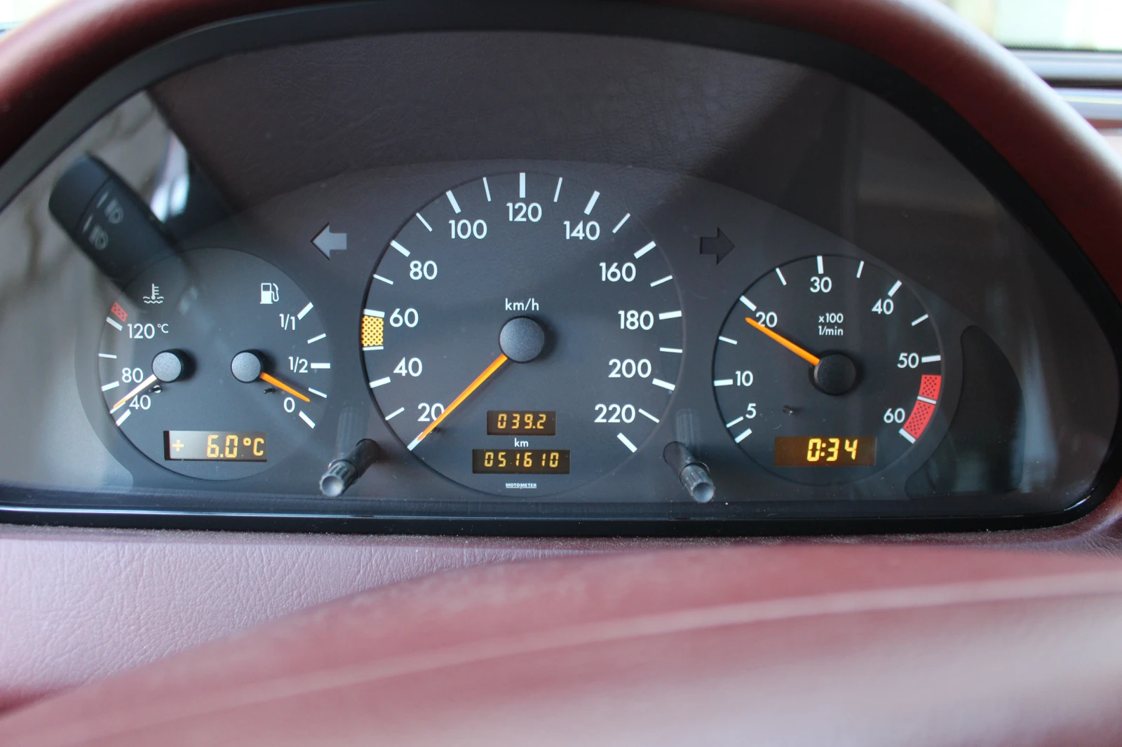 Mercedes-Benz C 220, снимка 12 - Автомобили и джипове - 53801408