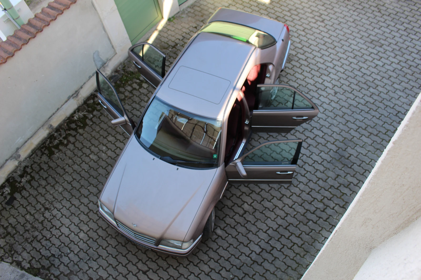 Mercedes-Benz C 220, снимка 3 - Автомобили и джипове - 53801408