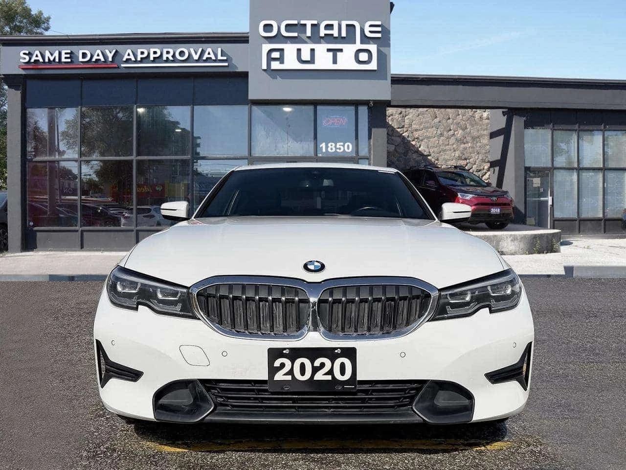 BMW 330 * xDrive * CARFAX * ЦЕНА ДО БГ, снимка 2 - Автомобили и джипове - 54370869