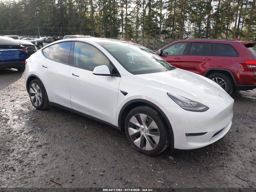 Tesla Model Y Standard Range Rear-Wheel Drive