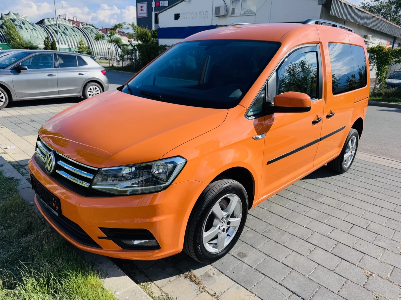 VW Caddy 2.0TDI, 4Motion, АВТОМАТИК, ДИСТРОНИК, ГЕРМАНИЯ, снимка 3 - Автомобили и джипове - 54622867