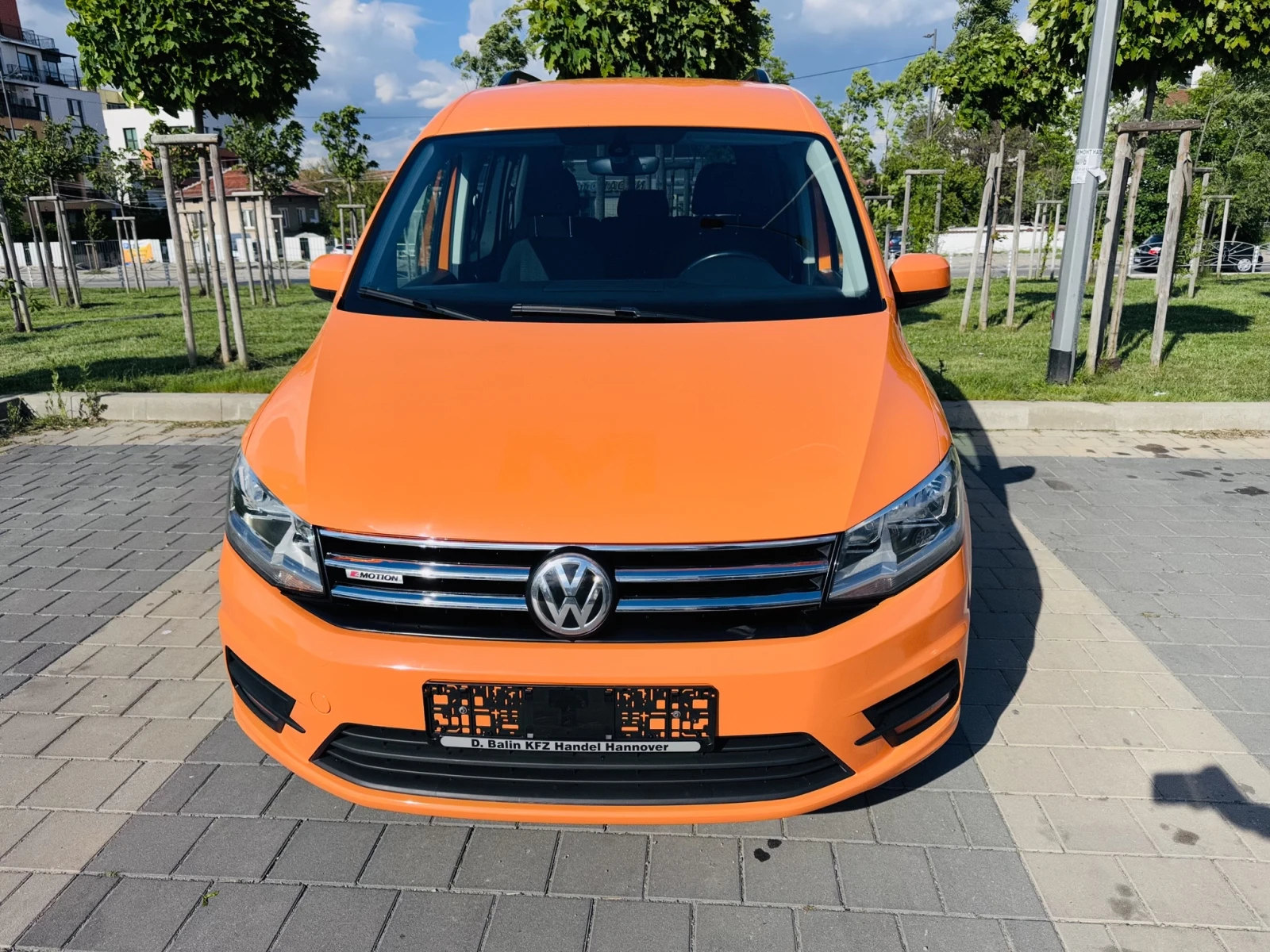 VW Caddy 2.0TDI, 4Motion, АВТОМАТИК, ДИСТРОНИК, ГЕРМАНИЯ, снимка 2 - Автомобили и джипове - 54622867