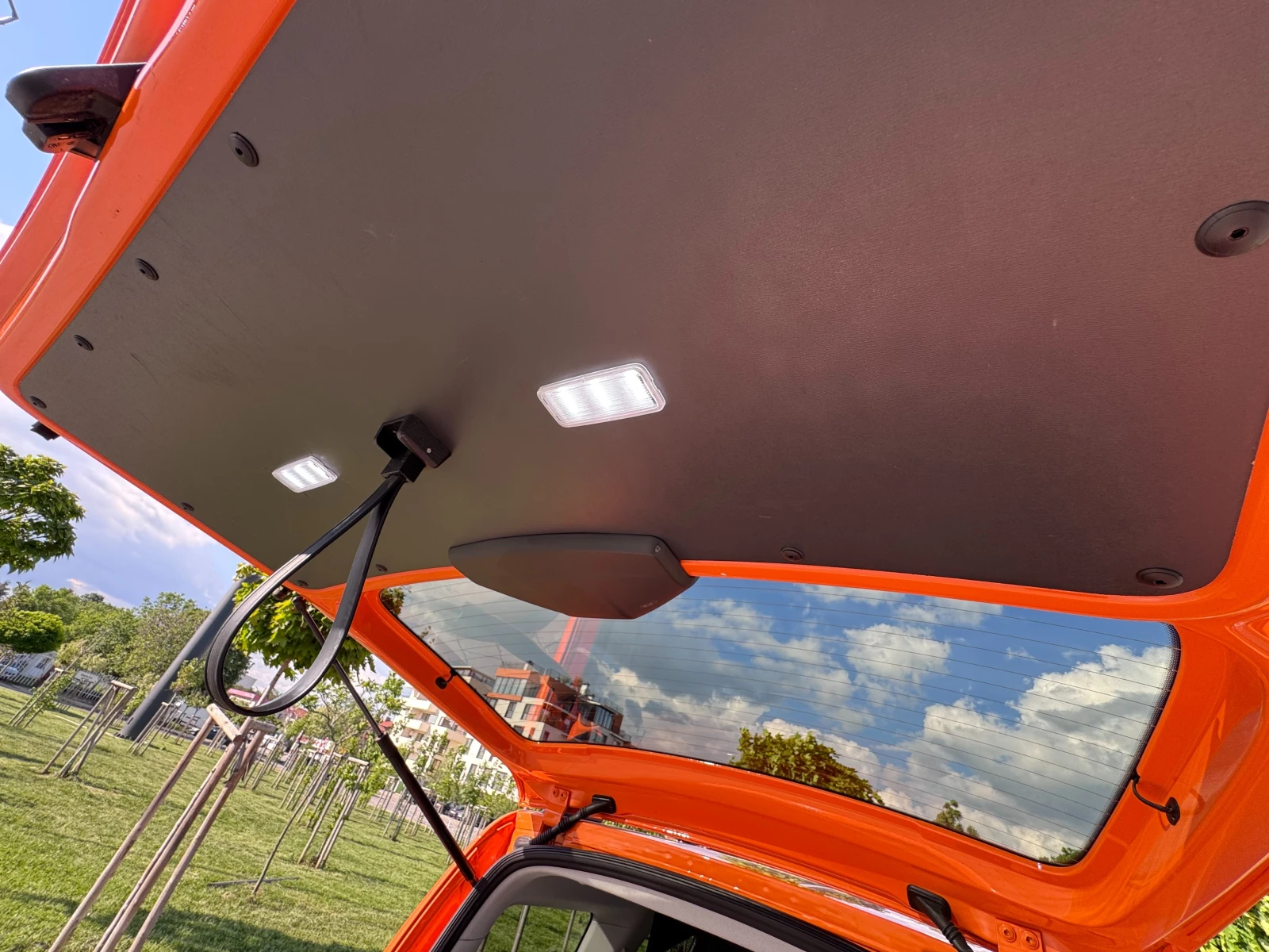 VW Caddy 2.0TDI, 4Motion, АВТОМАТИК, ДИСТРОНИК, ГЕРМАНИЯ, снимка 13 - Автомобили и джипове - 54622867