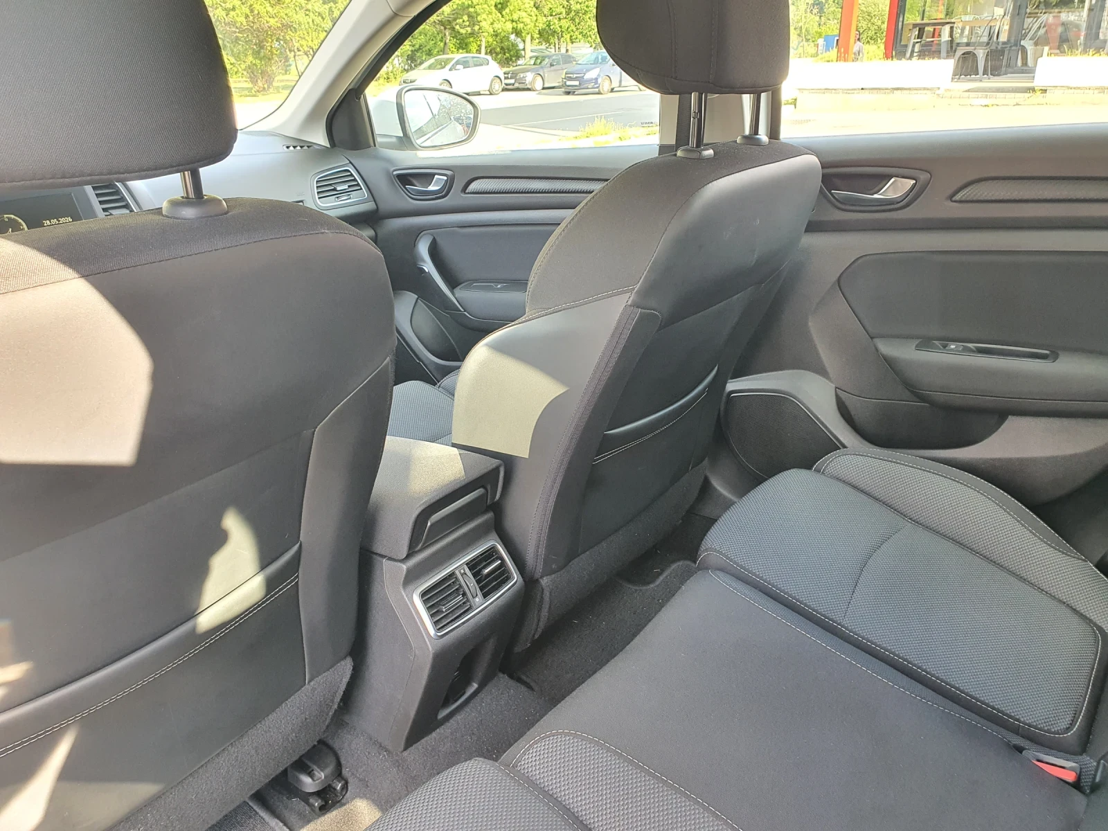 Renault Megane 1.5 DCI 116, снимка 8 - Автомобили и джипове - 54710092