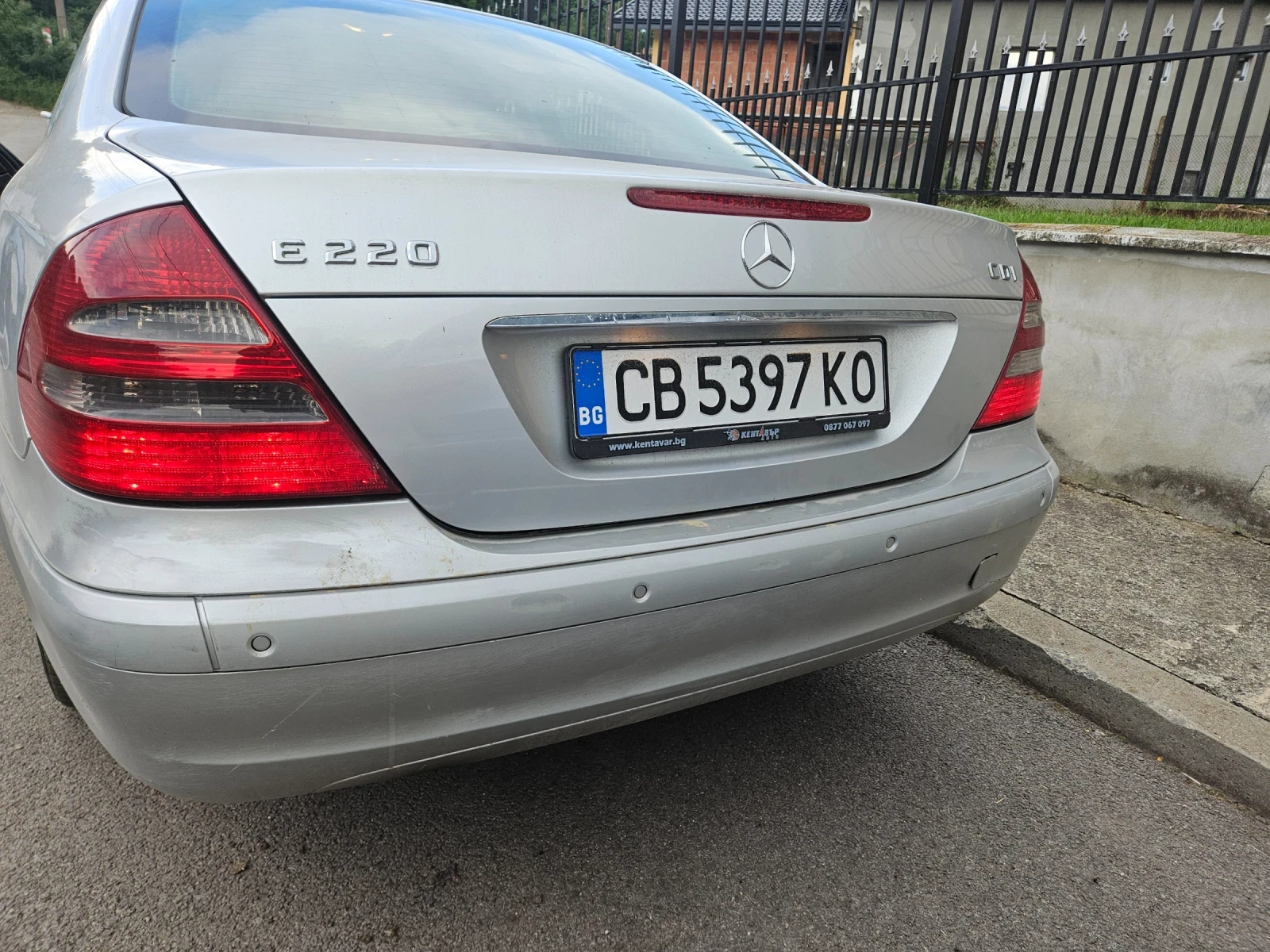 Mercedes-Benz E 220, снимка 2 - Автомобили и джипове - 54874844